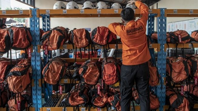 Manajemen Gudang Alat Pencarian dan Pertolongan slide 1