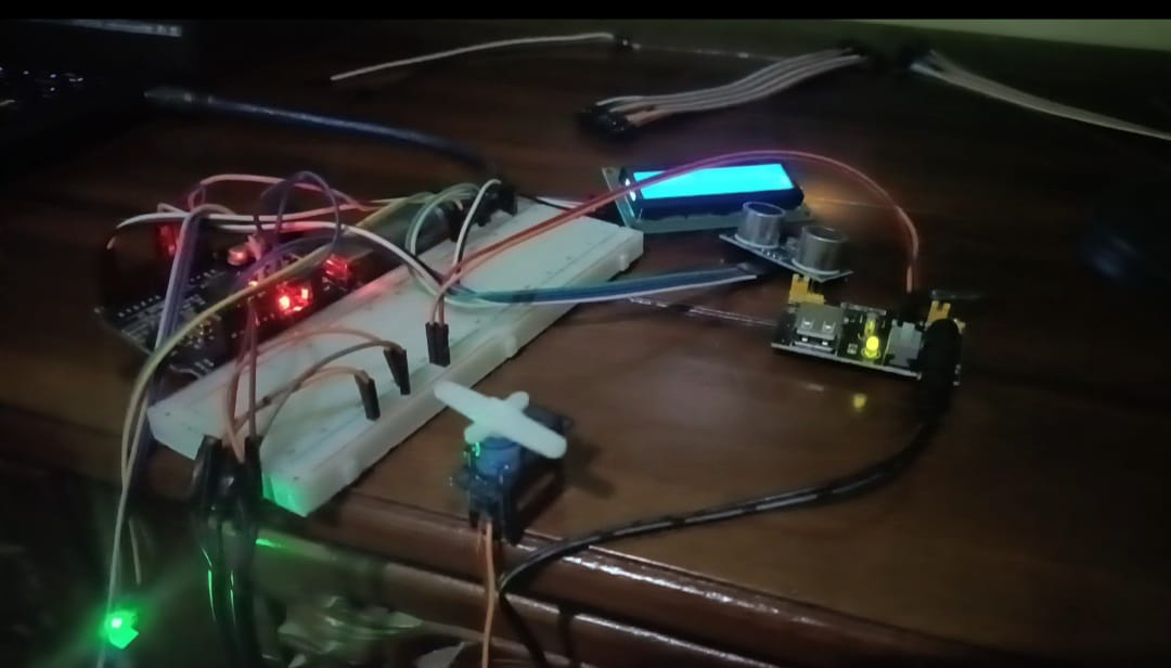 Tempat Sampah Otomatis Berbasis IoT slide 1