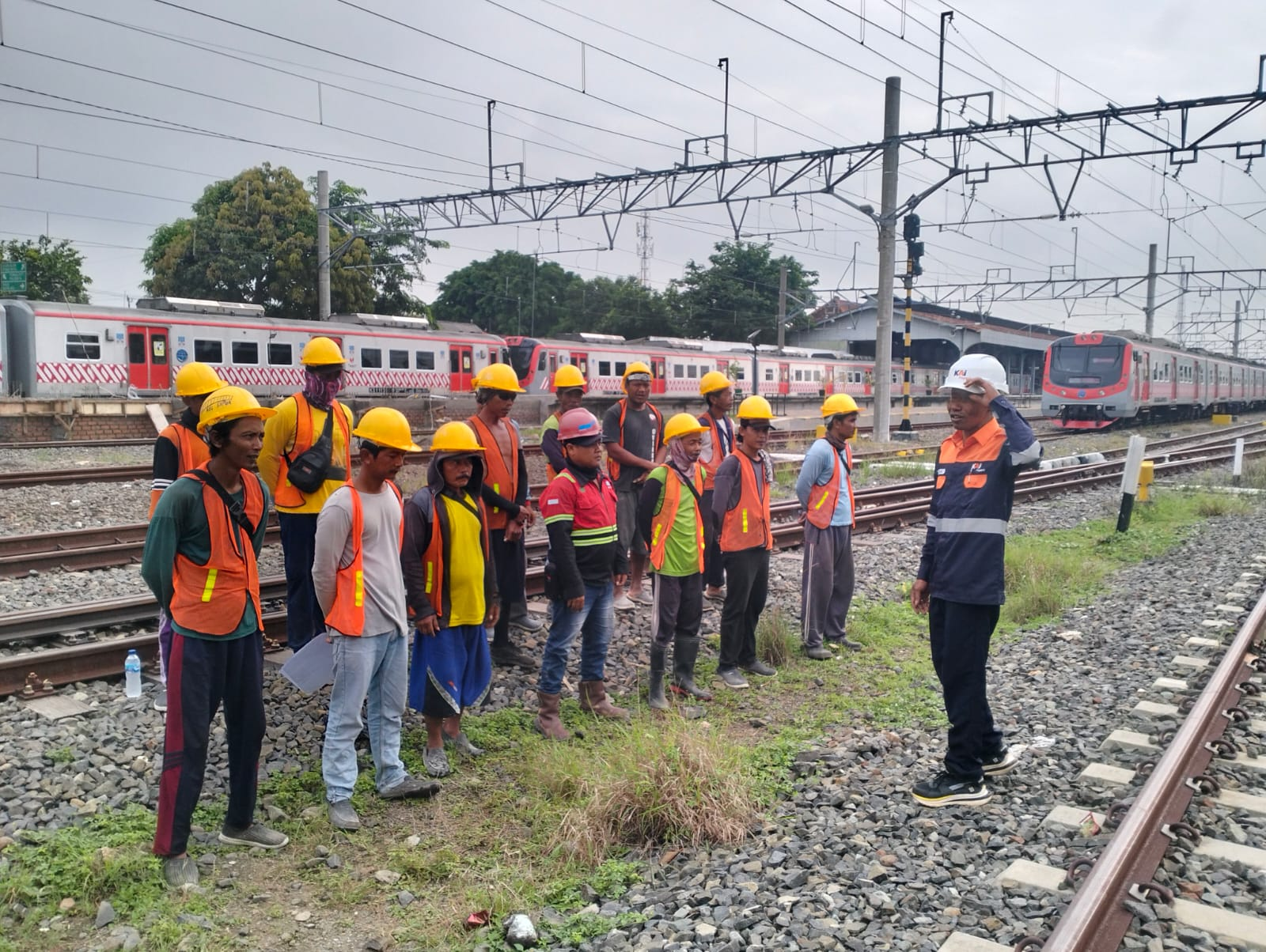 Project Pelaksana Lapangan Pekerjaan Gedung slide 3